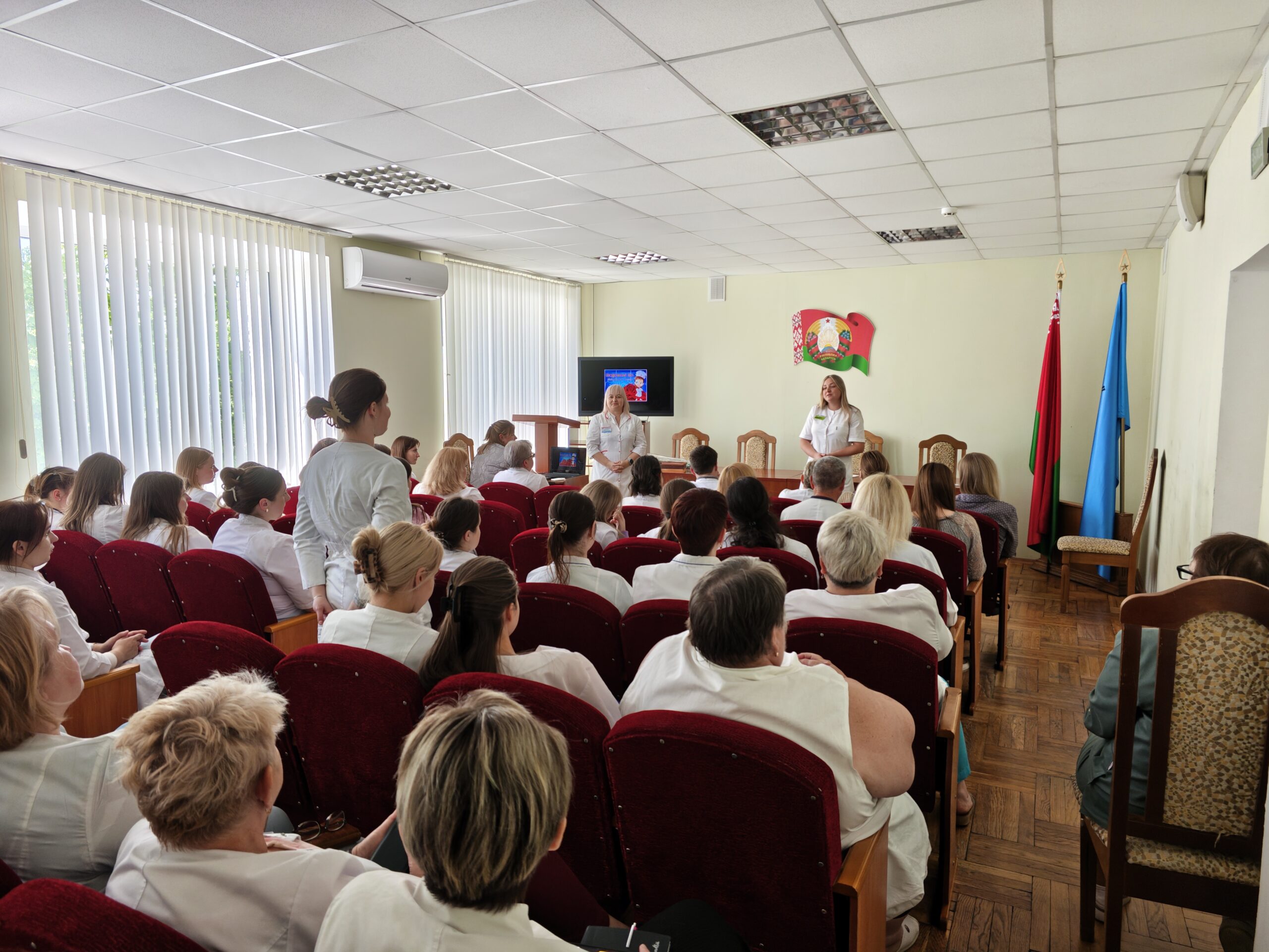 В ГУЗ «ГГКП №7» поздравили медицинских сестёр